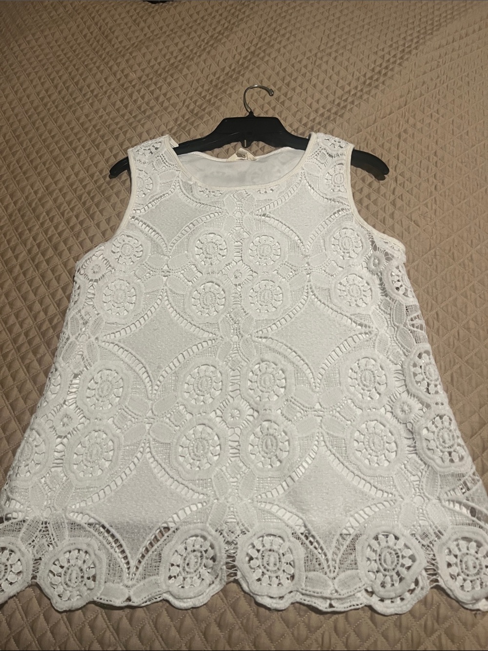 White Lace Sleeveless Women's Top